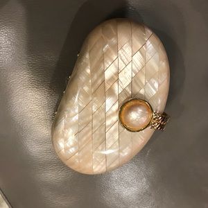 Pearl clutch